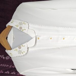 Vintage classic Japanese blouse! Amazing detail. Semi-sheer. NWOT! Size sm(82)
